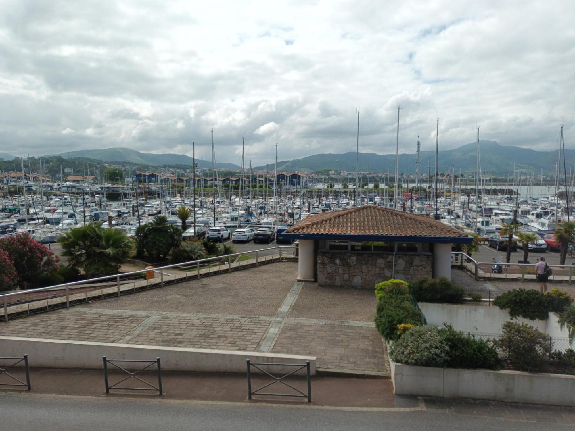 Spacieux T2 A Hendaye Avec Parking A Deux Pas De La Plage - Fr-1-239-794 Exterior foto